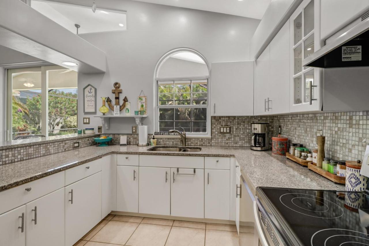 Cozy Beach House - 5 Minutes From Vanderbilt Beach North North Naples Exterior foto